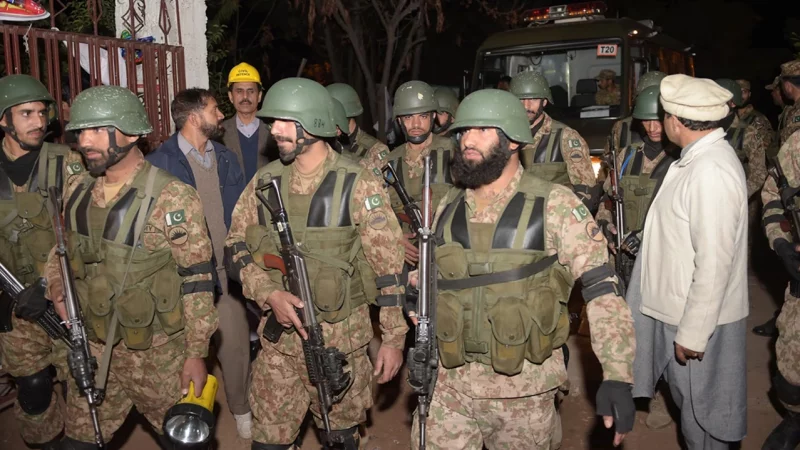 পাকিস্তানের ২৫ ঘাঁটি দখল ও ৫৮ সেনাকে হত্যার দাবি আফগানিস্তানের